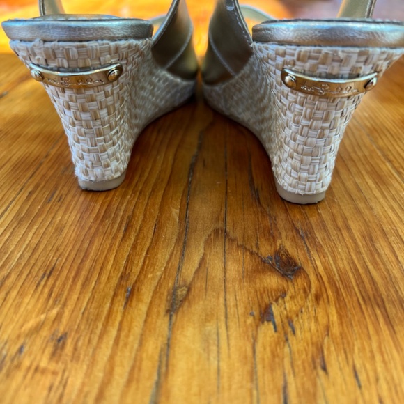 Lilly Pulitzer Gigi Wedge Sandals Women's Gold Metallic Size‎ 8 EUC - Picture 12 of 15
